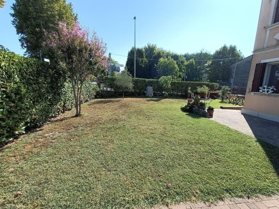 B&B We Care Appartamento Lendinara Екстер'єр фото